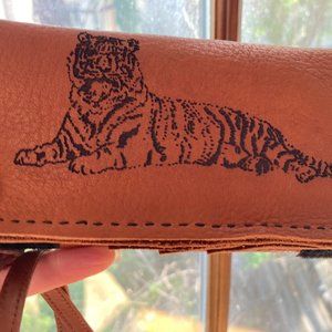 Leather crossbody cell phone holder and wallet